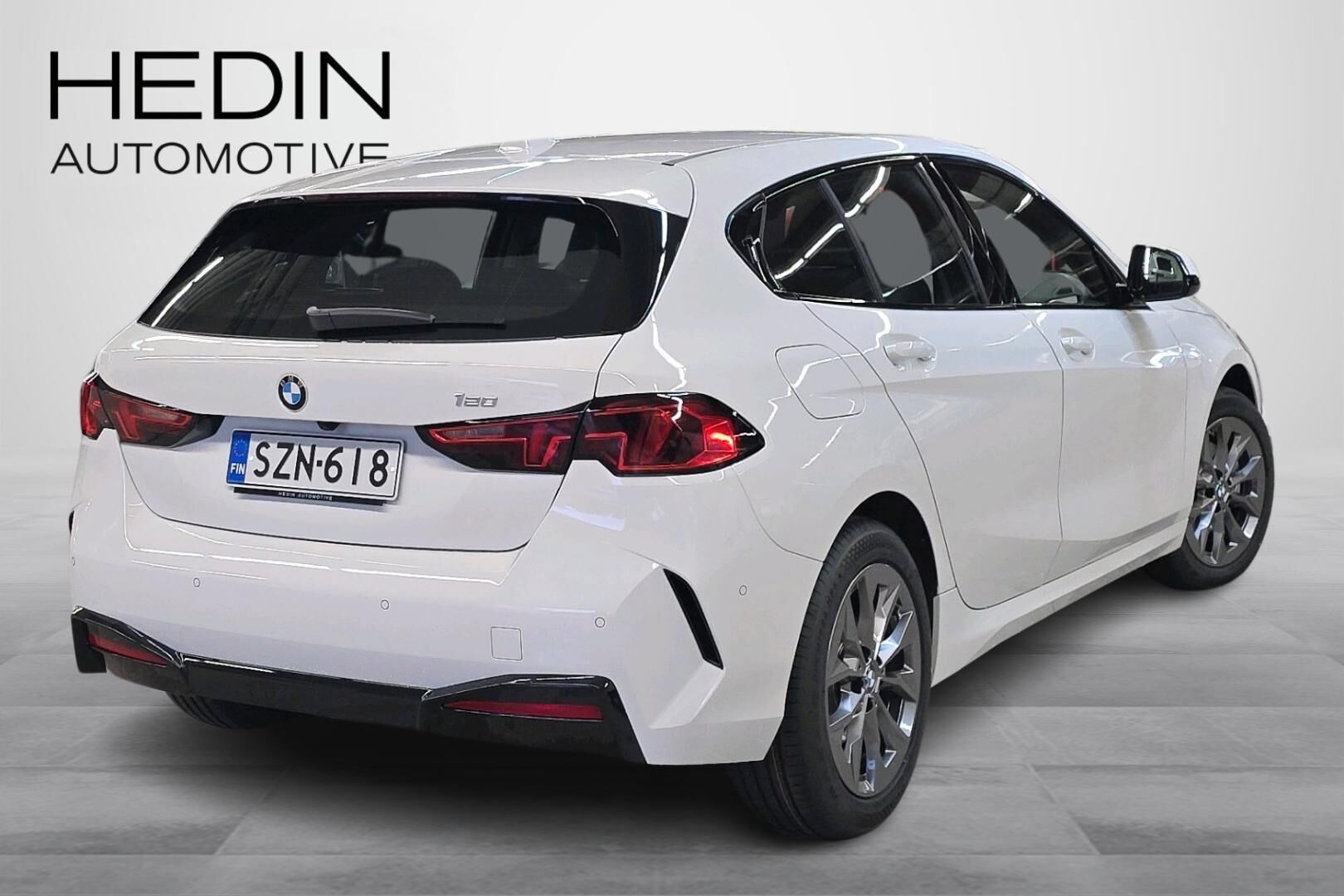 BMW 120 2027, photo 2/19