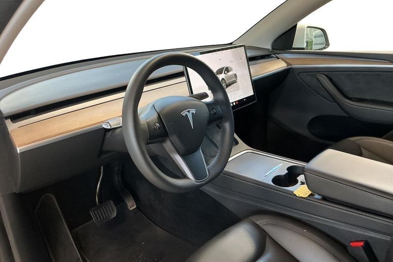 Tesla Model Y Long Range 2023, bild 3/3