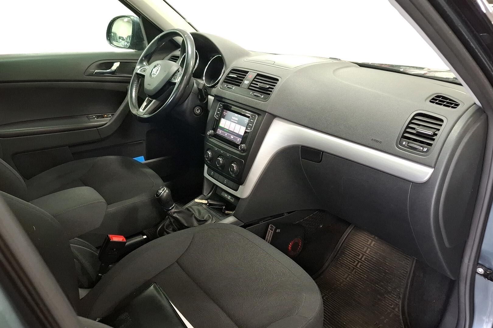 Skoda Yeti 1,2 TSI Ambition 2015, photo 4/6