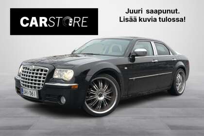 Chrysler 300C 2,7 V6 Business // Vakkari / 2x Renkaat vanteilla / Tutkat / Boston Audio // - UHI-361