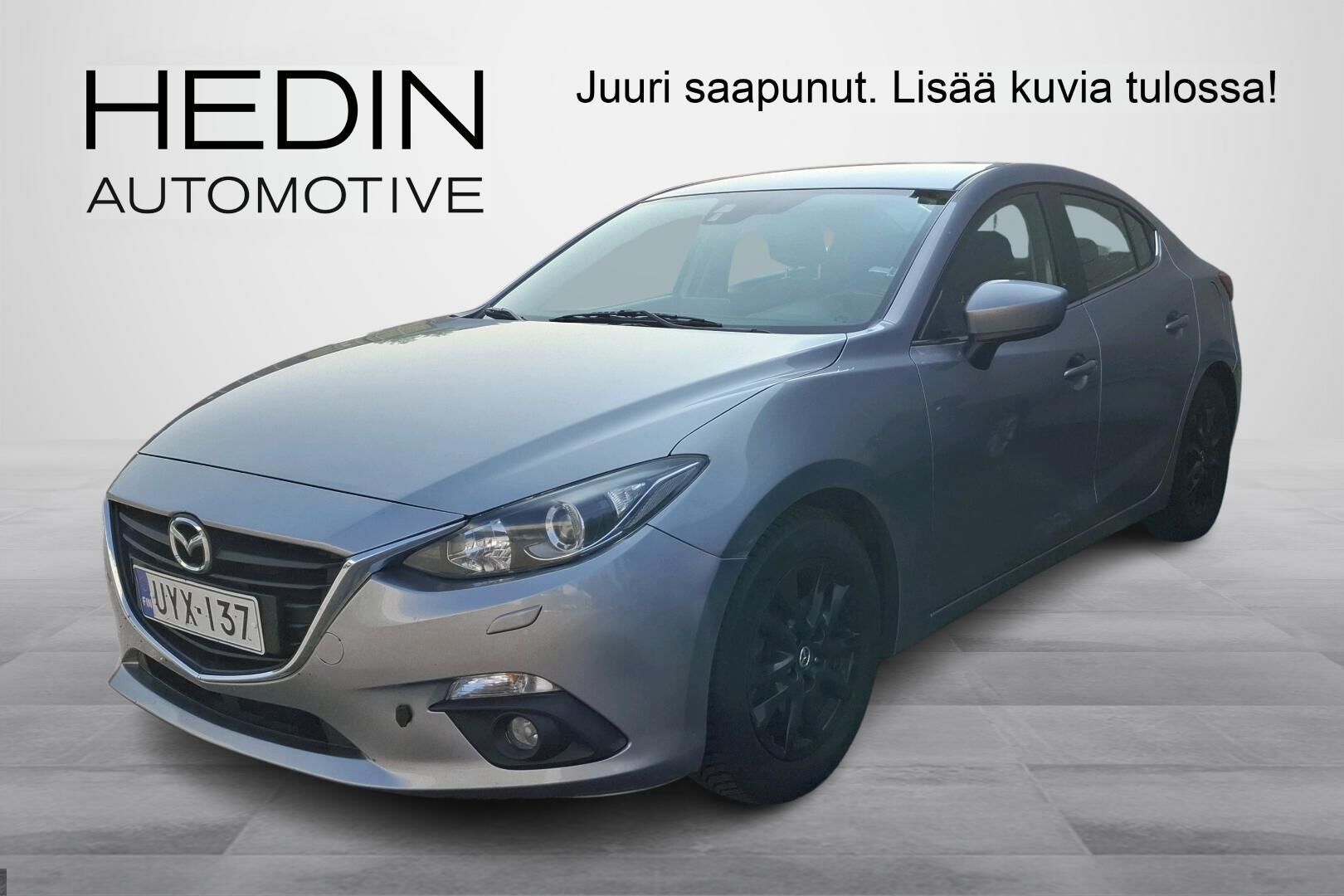 Mazda 3 - UYX-137