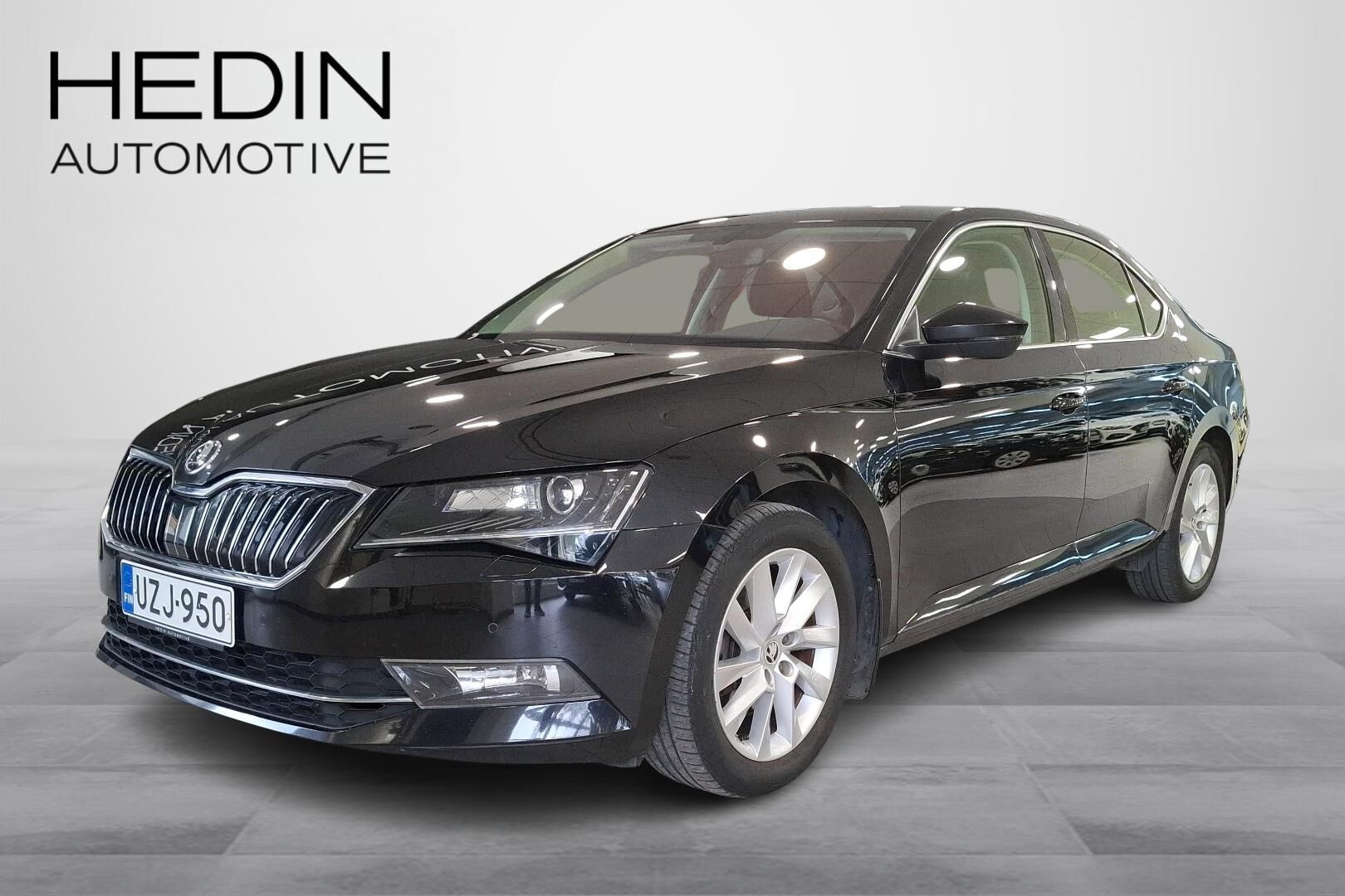 Škoda Superb - UZJ-950