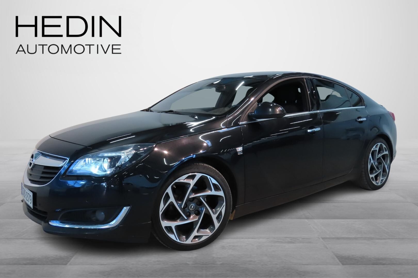 Opel INSIGNIA - UZK-279