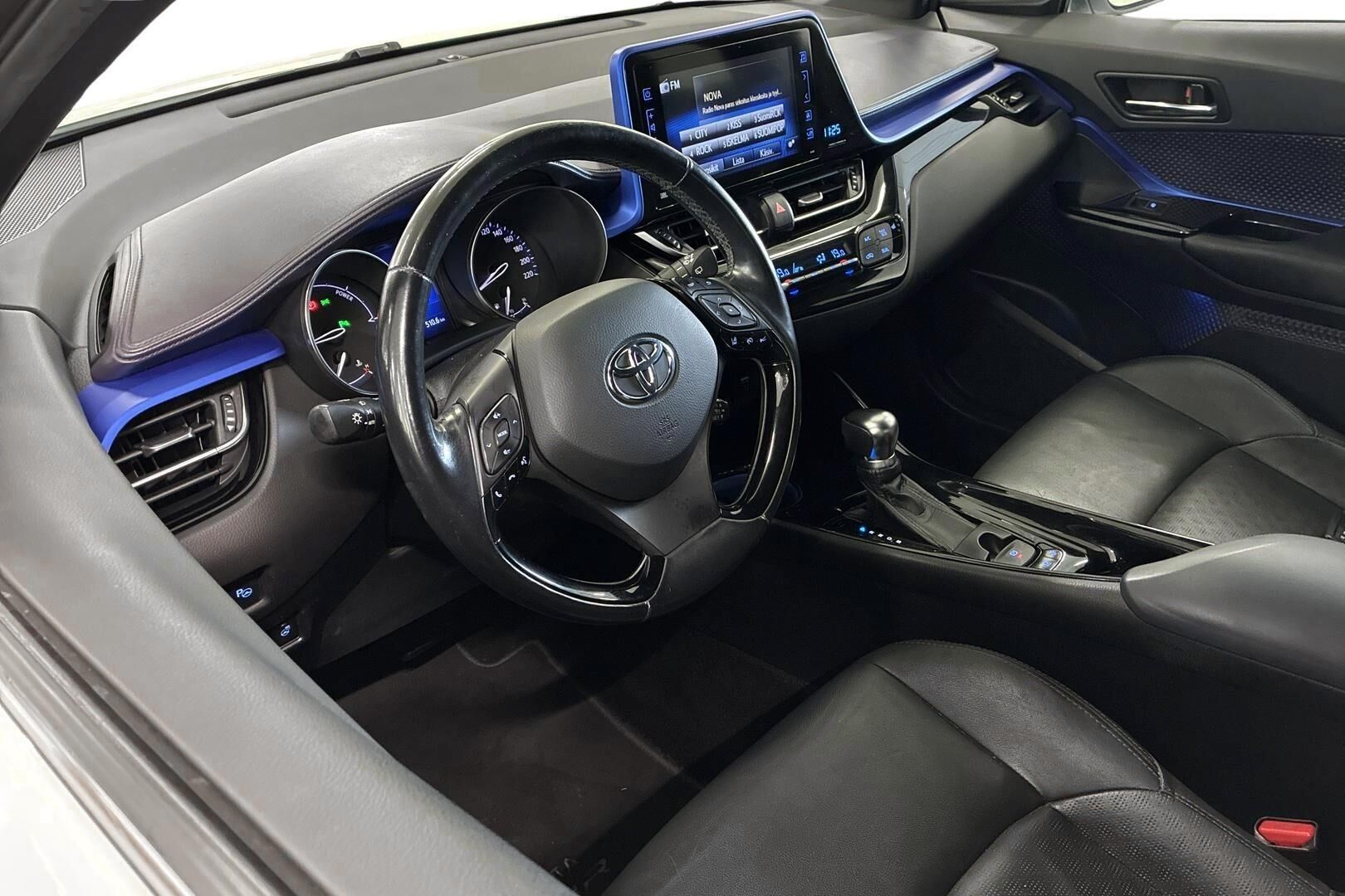 Toyota C-HR 1,8 Hybrid Style 2017, bild 7/25