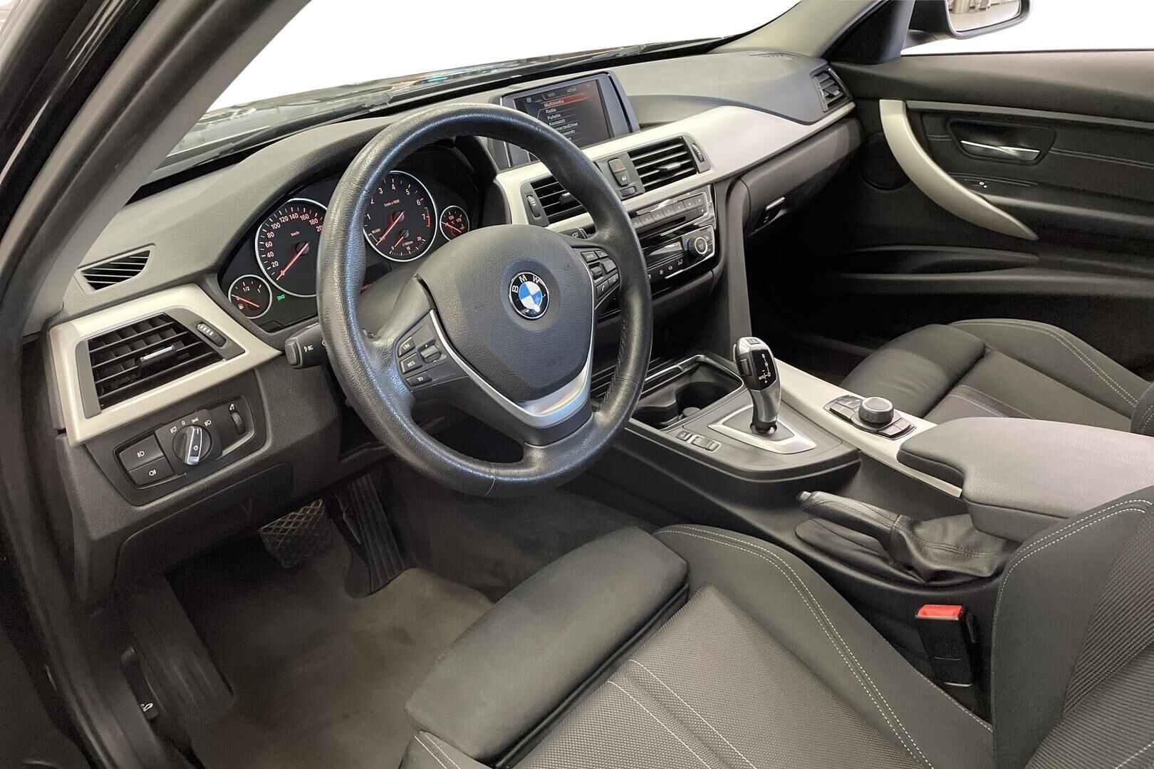 BMW 320 F30 Sedan 320i A xDrive Business 2017, bild 7/23