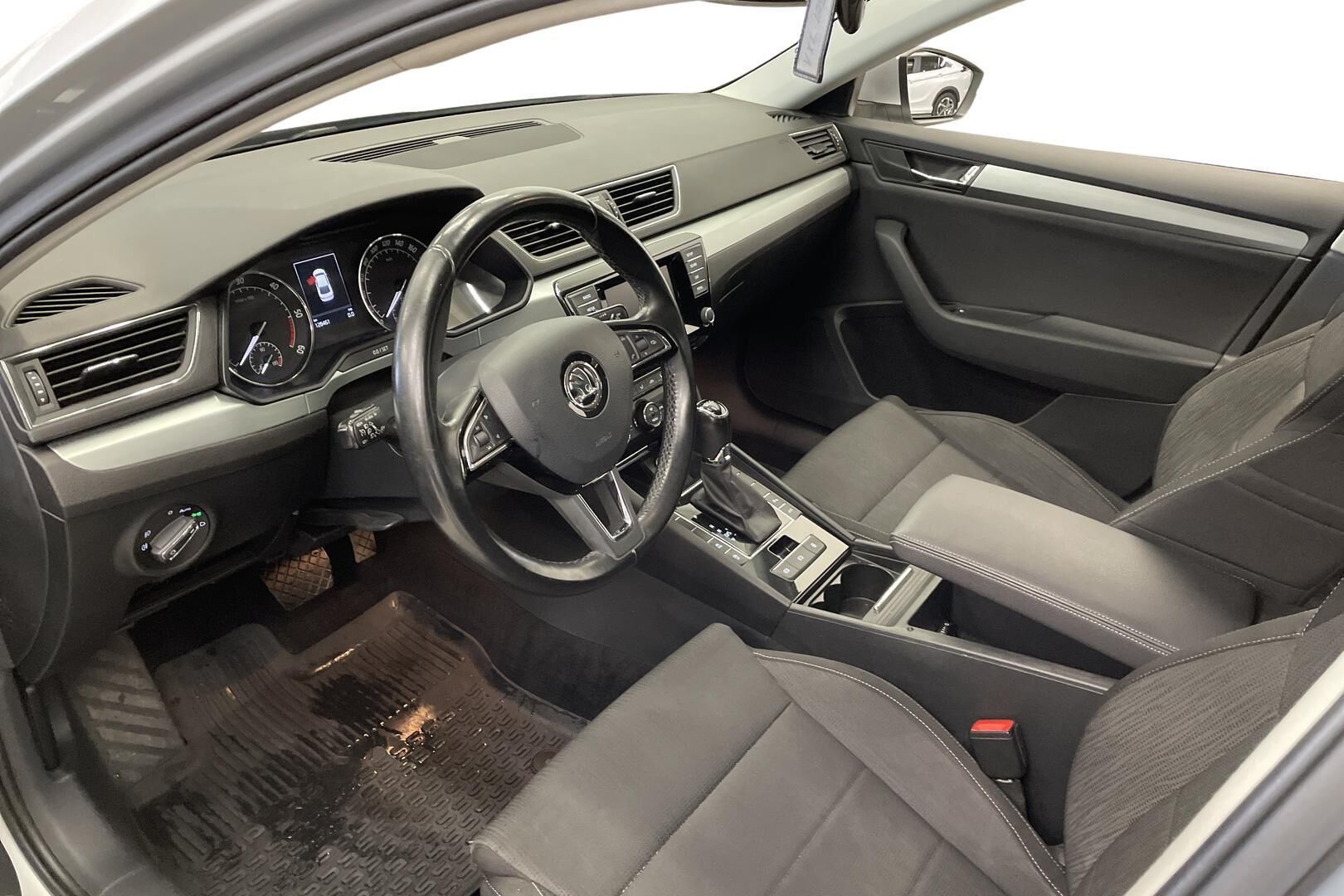 Skoda Superb 2016, kuva 7/20