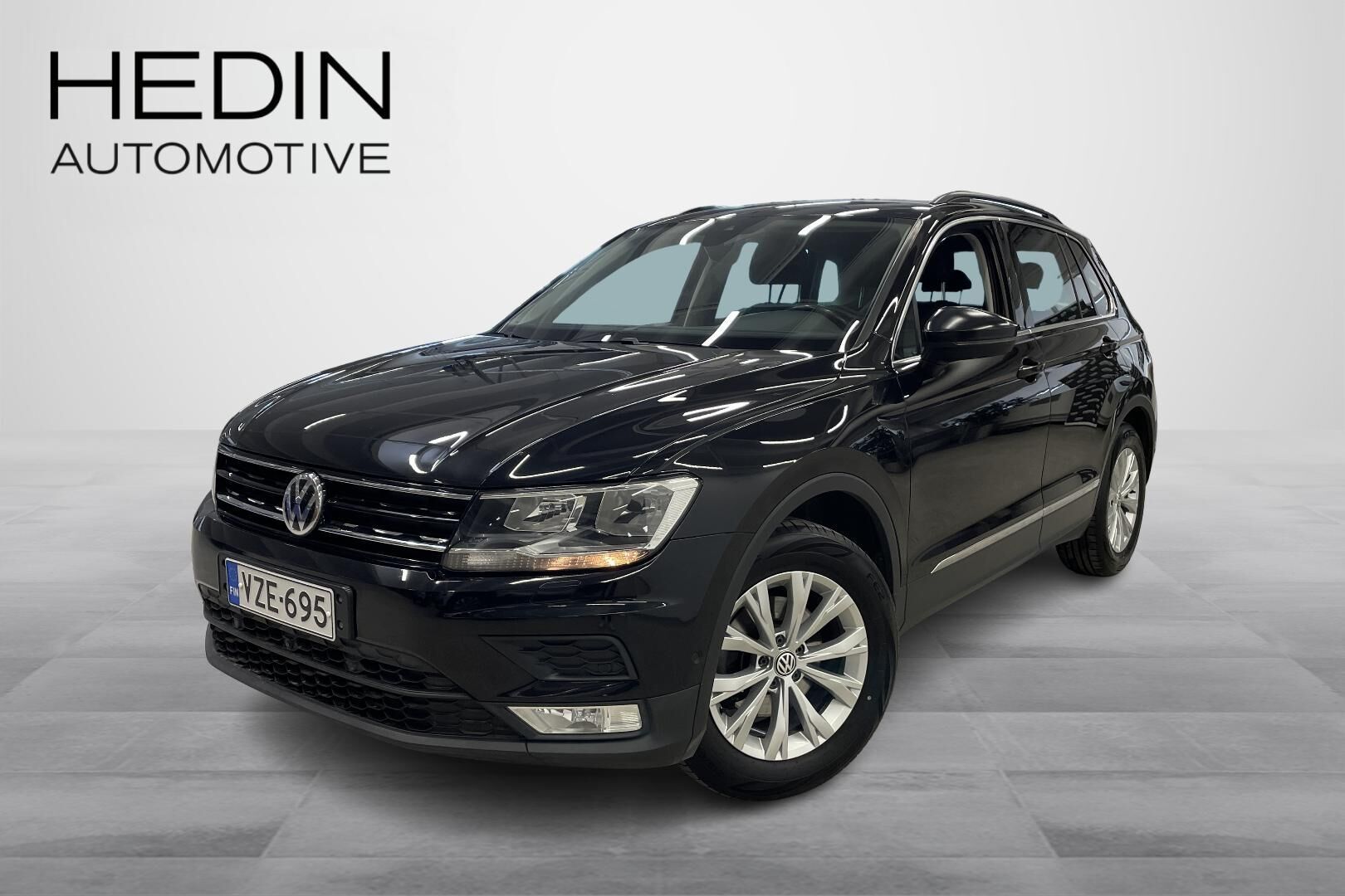 Volkswagen TIGUAN - VZE-695