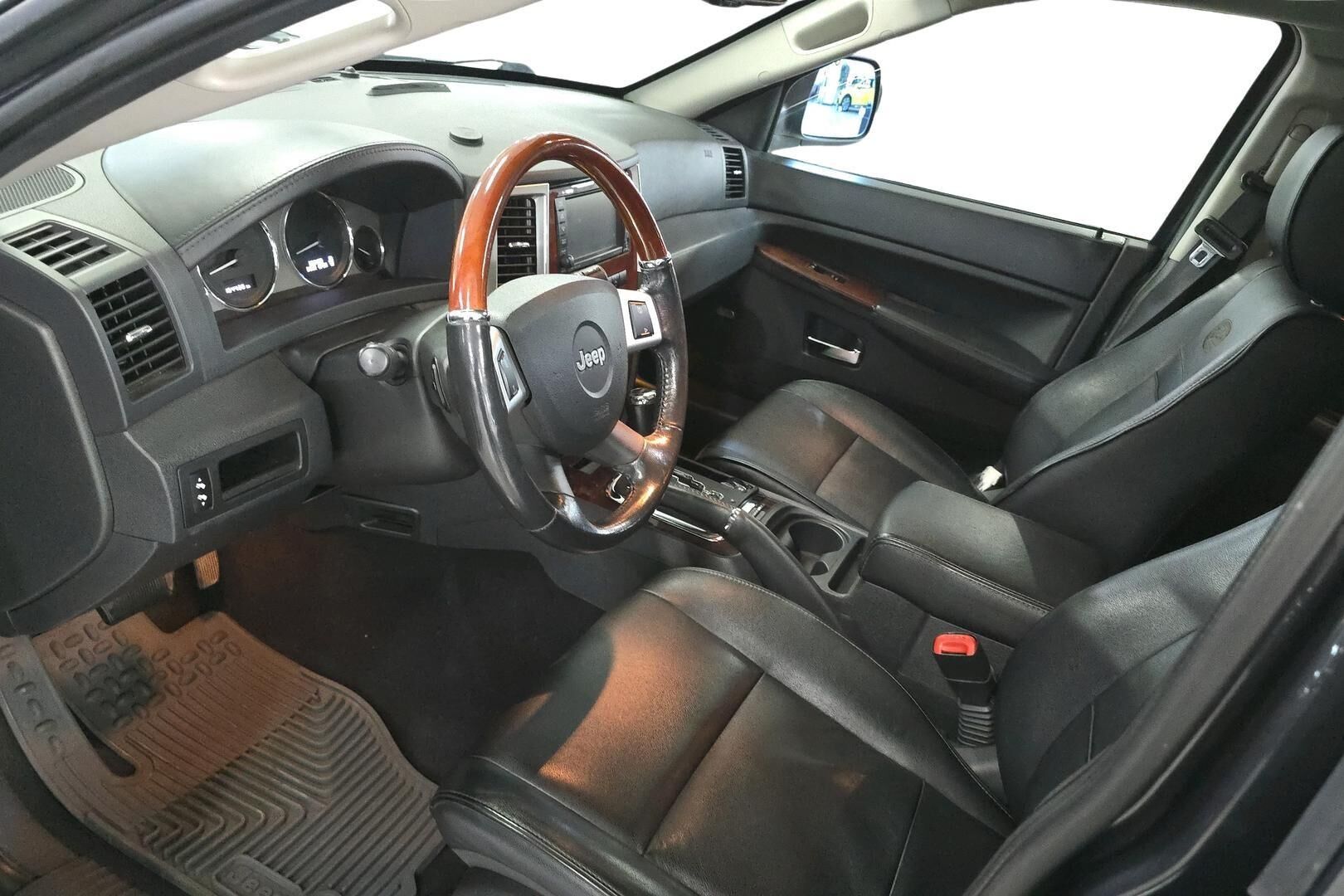 Jeep Grand Cherokee 3,0 CRD Overland 2011, bild 7/19