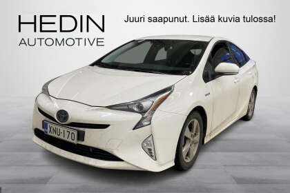 Toyota PRIUS Active // Merkkihuollettu // Lämpöpaketti // Adaptiivinen vakionopeudensäädin // - XNU-170
