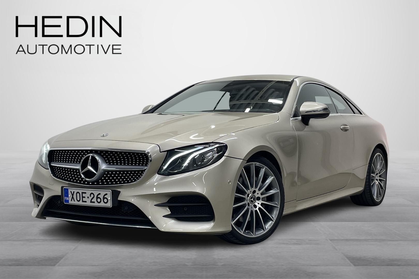Mercedes-Benz E - XOE-266