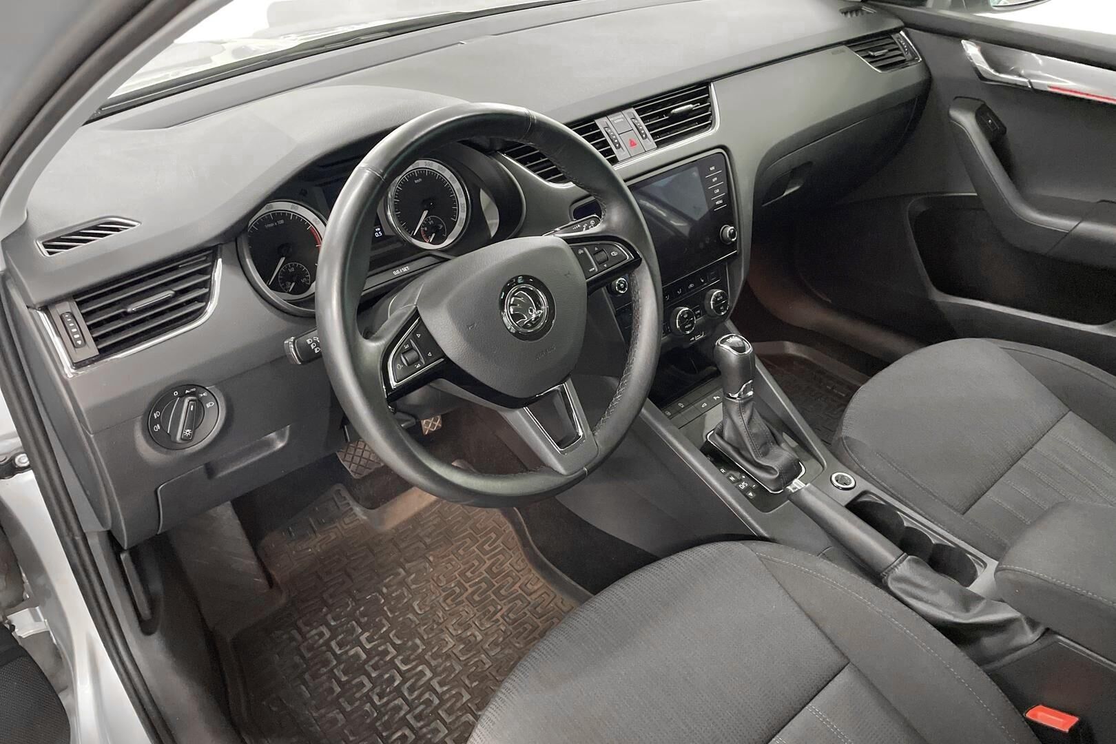 Skoda Octavia 2020, bild 7/23