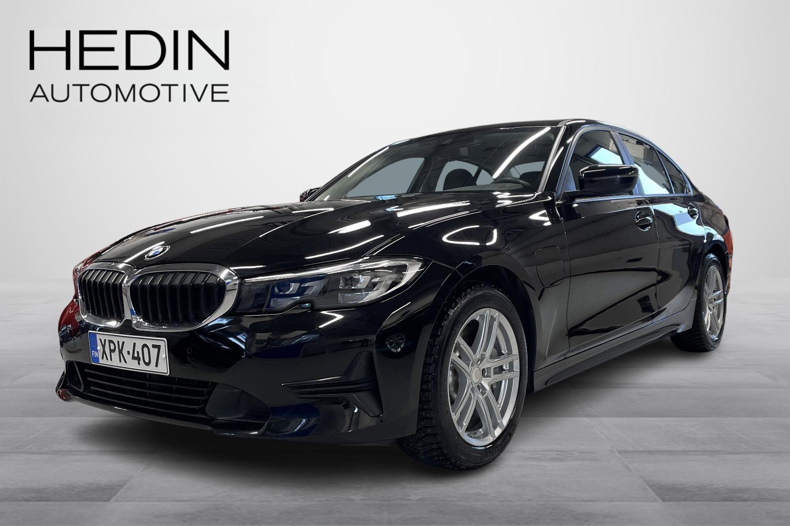 BMW 330 G20 Sedan 330e A Charged Edition