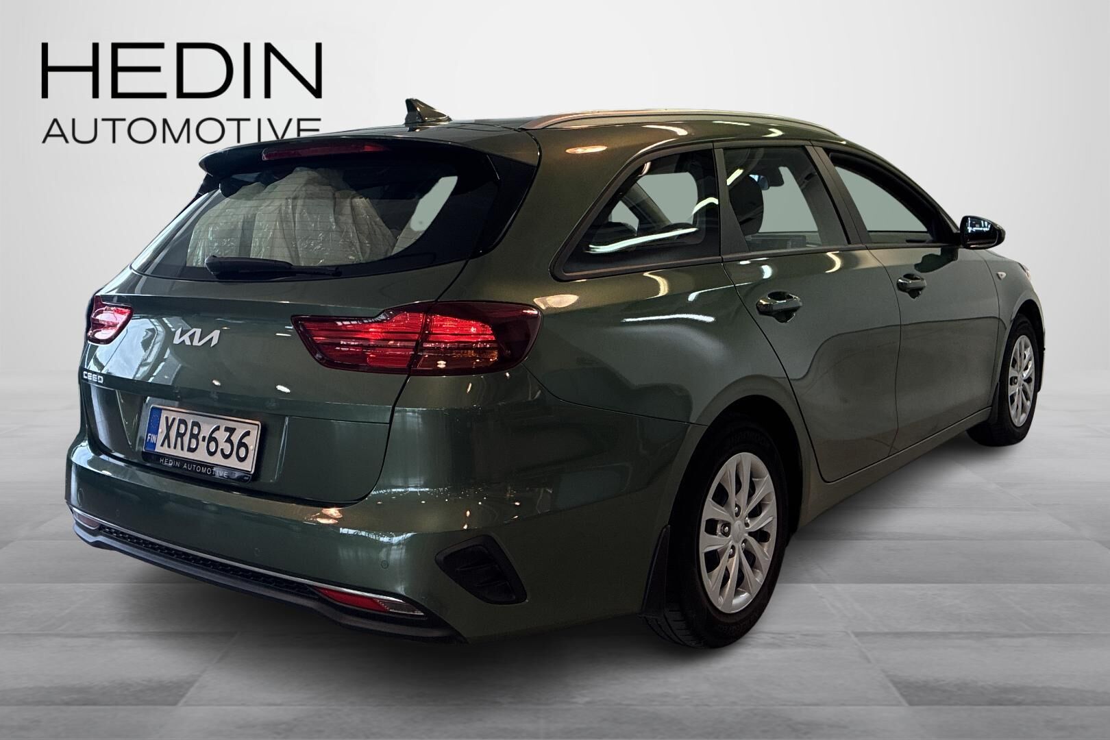 Kia Ceed 1,0 T-GDI 100hv LX SW 2022, photo 2/17