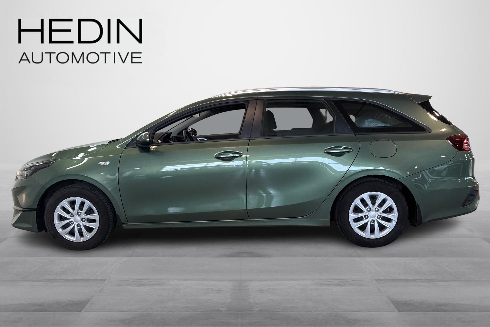 Kia Ceed 1,0 T-GDI 100hv LX SW 2022, photo 5/17