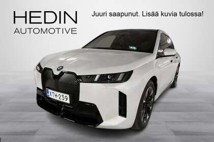 BMW IX xDrive45 M Sport // Ajoavustimet/ Sky Lounge/ H&K/ Koukku/ 360/ Adapt LED/ M istuimet/ Suomiauto - XTH-239