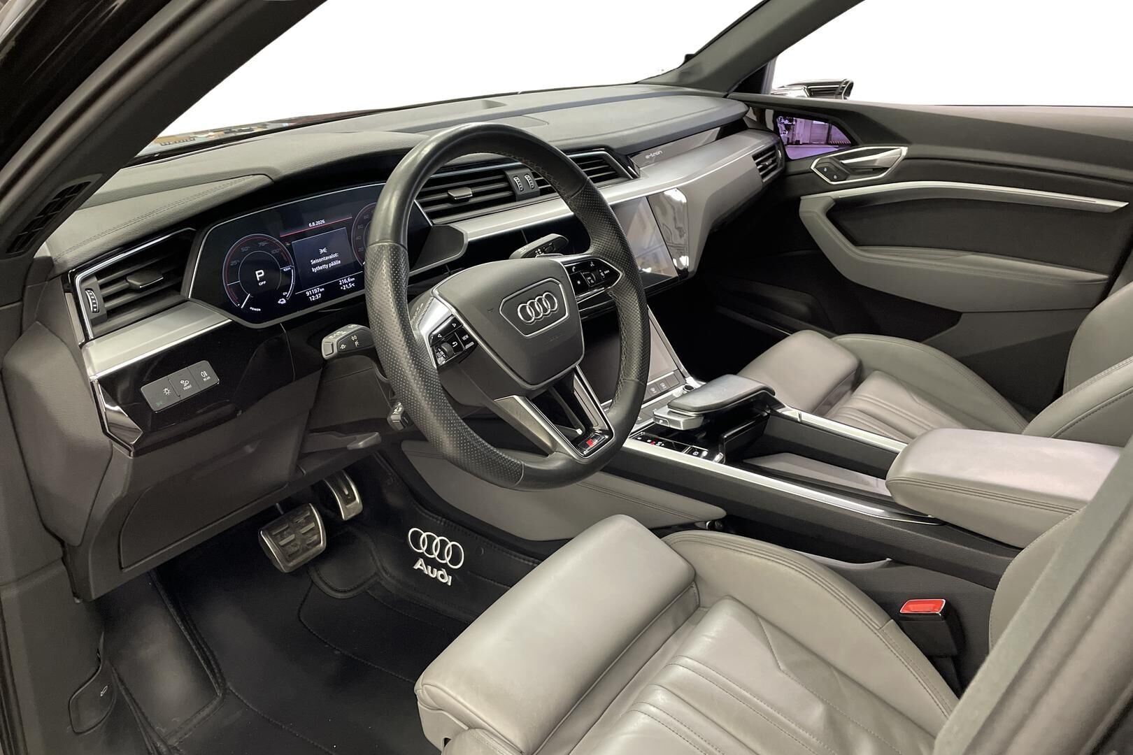 Audi Q8 e-tron 2023, bild 6/30