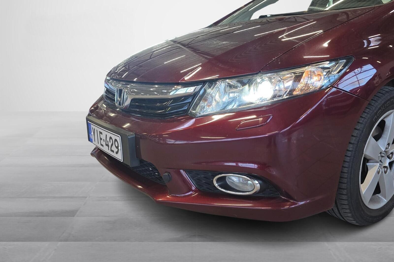 Honda Civic 4D 1,8i Executive AT 2012, photo 6/31