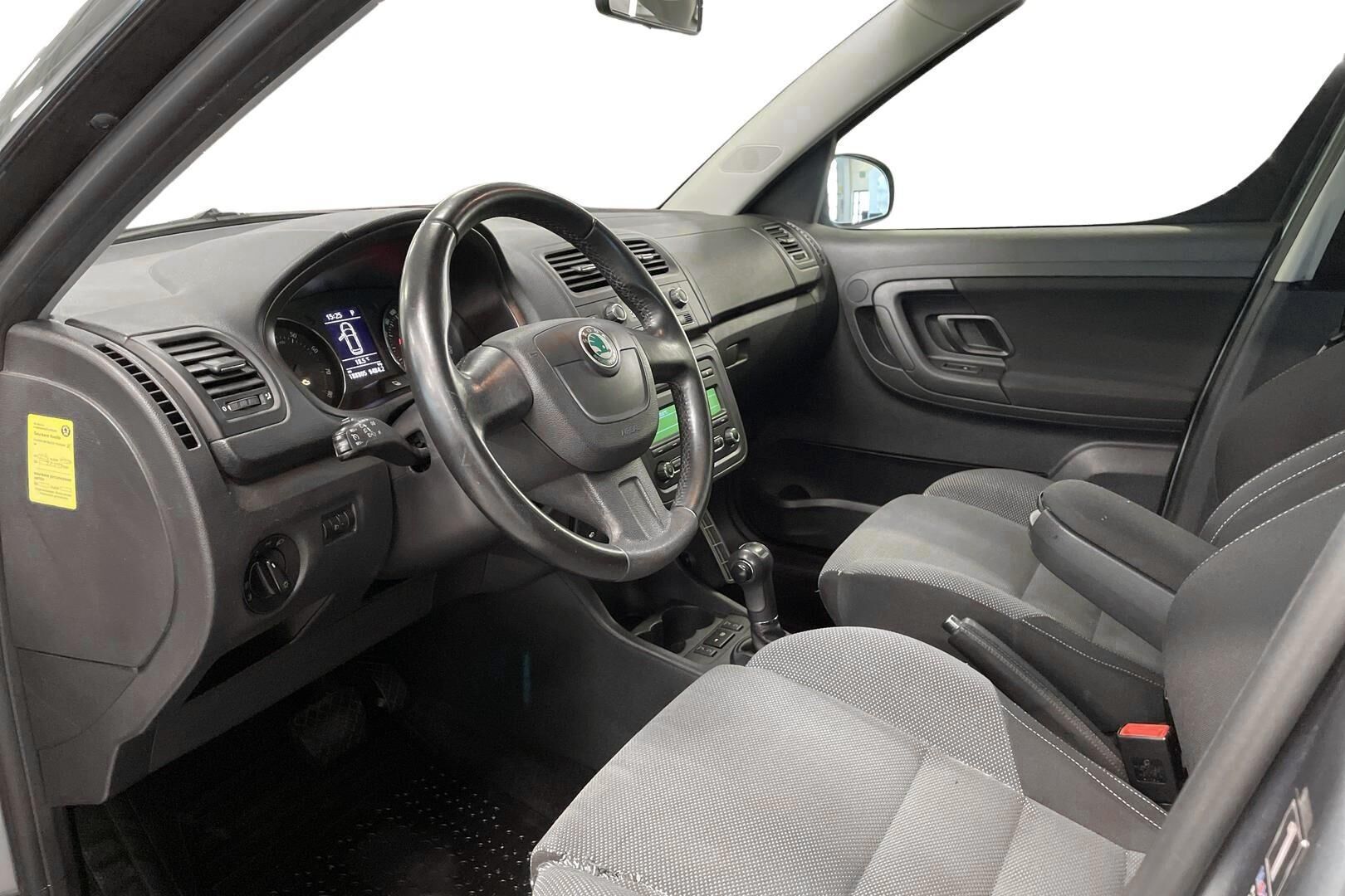 Skoda Roomster 2012, kuva 7/18