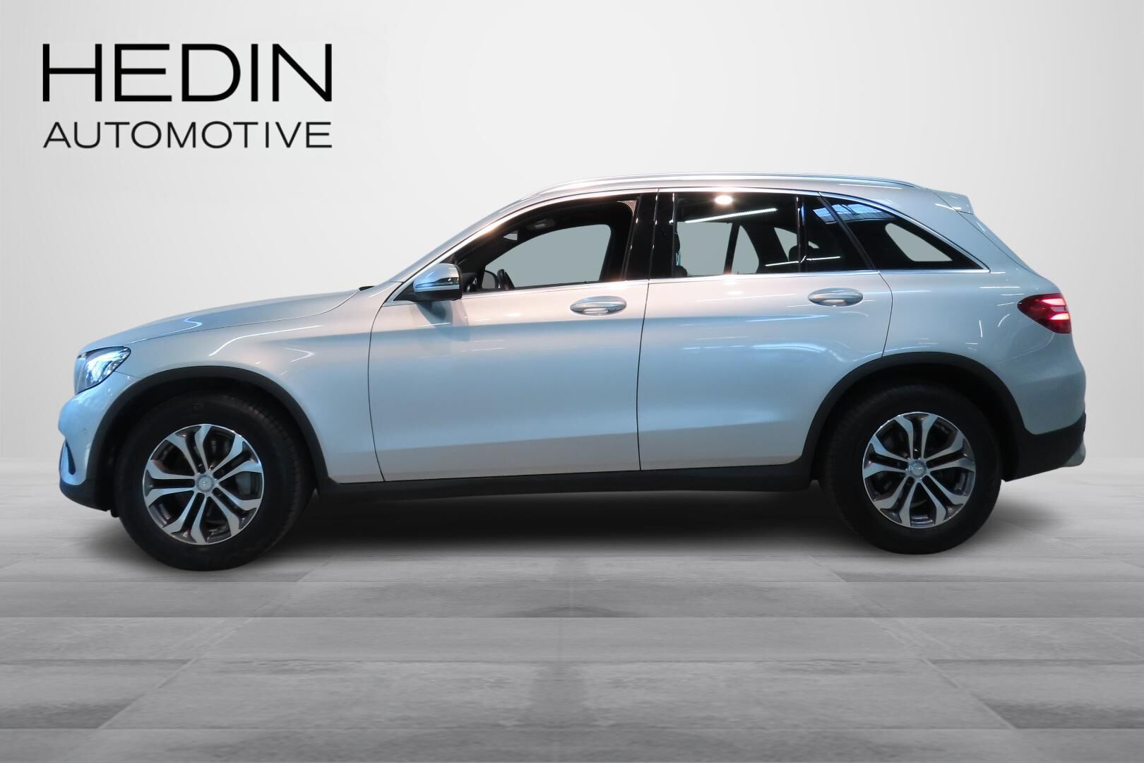 Mercedes-Benz GLC 2016, photo 6/36