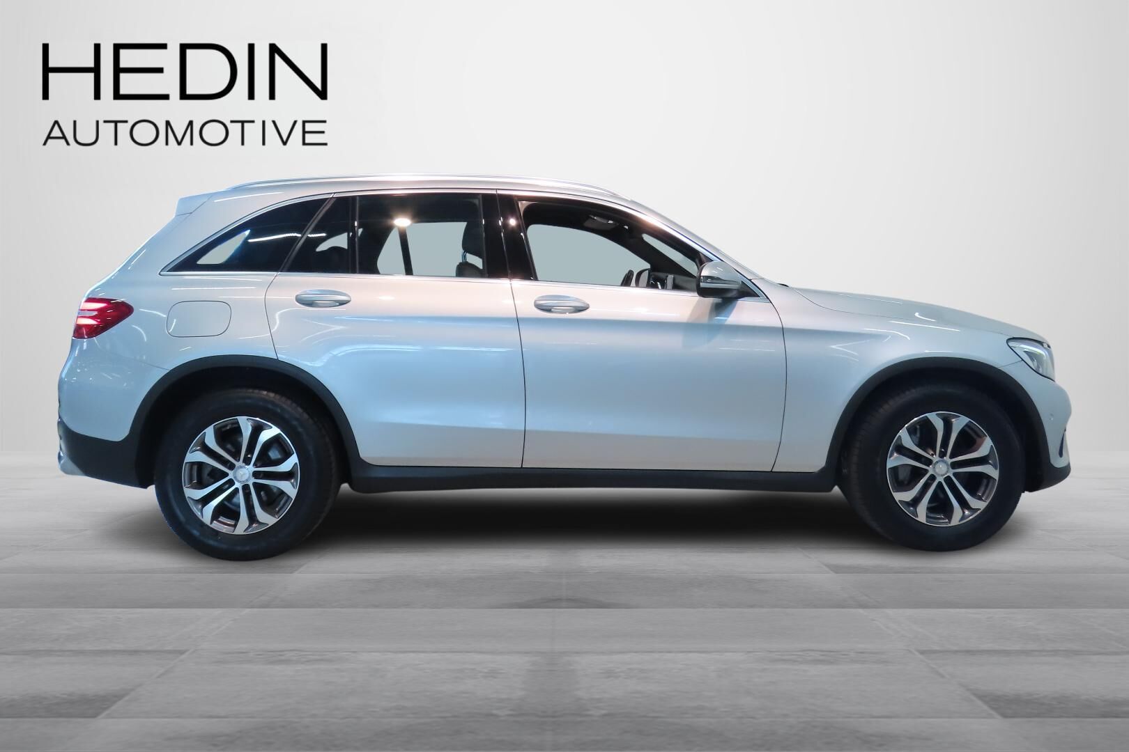 Mercedes-Benz GLC 2016, photo 7/36
