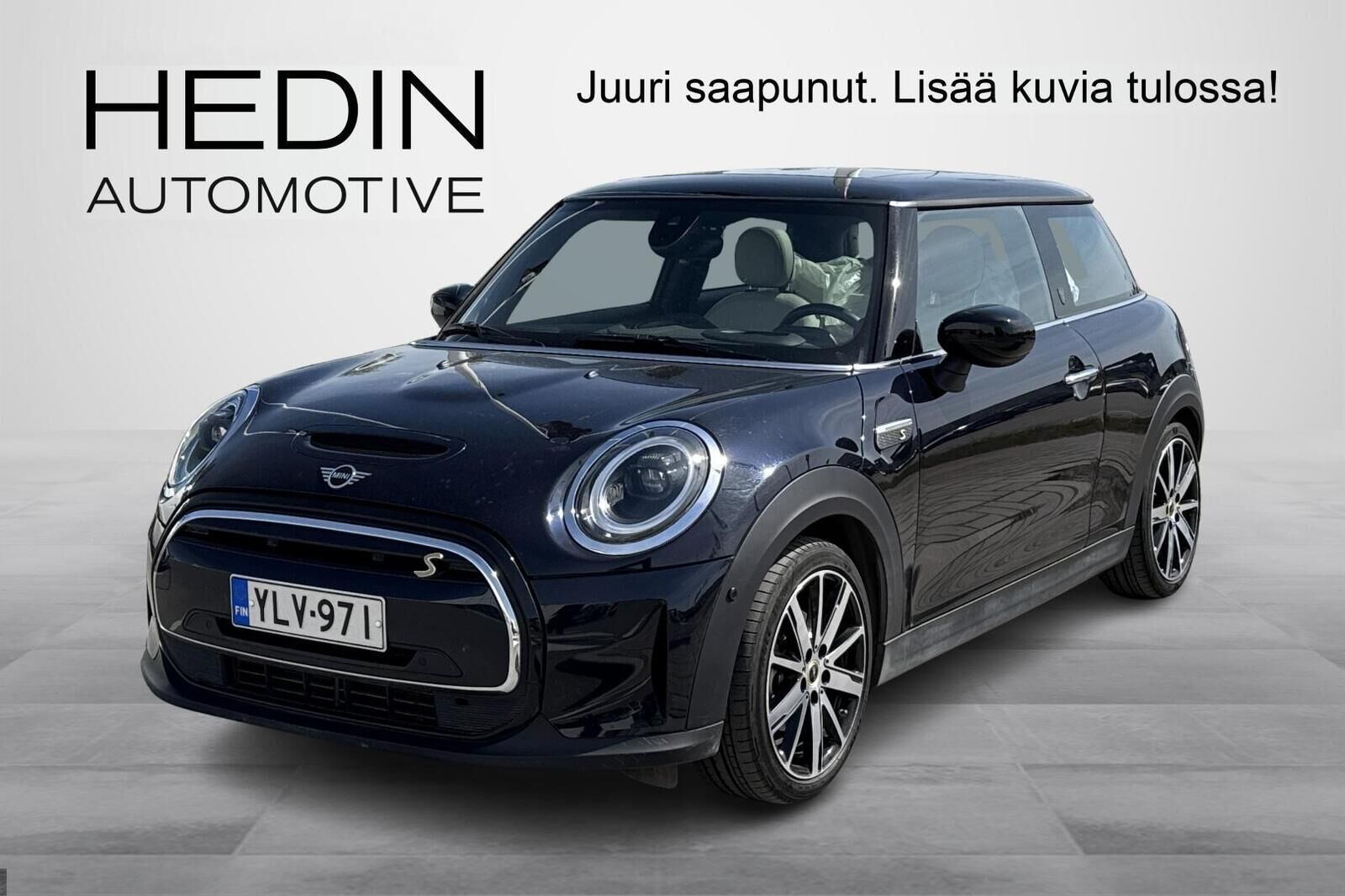 MINI HATCHBACK - YLV-971