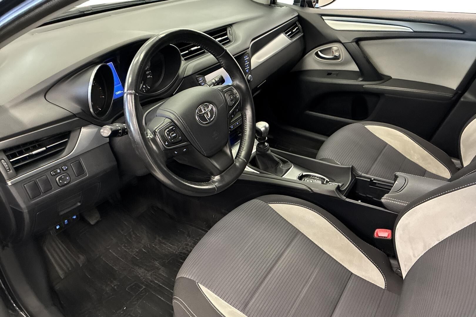 Toyota Avensis 2016, kuva 7/22