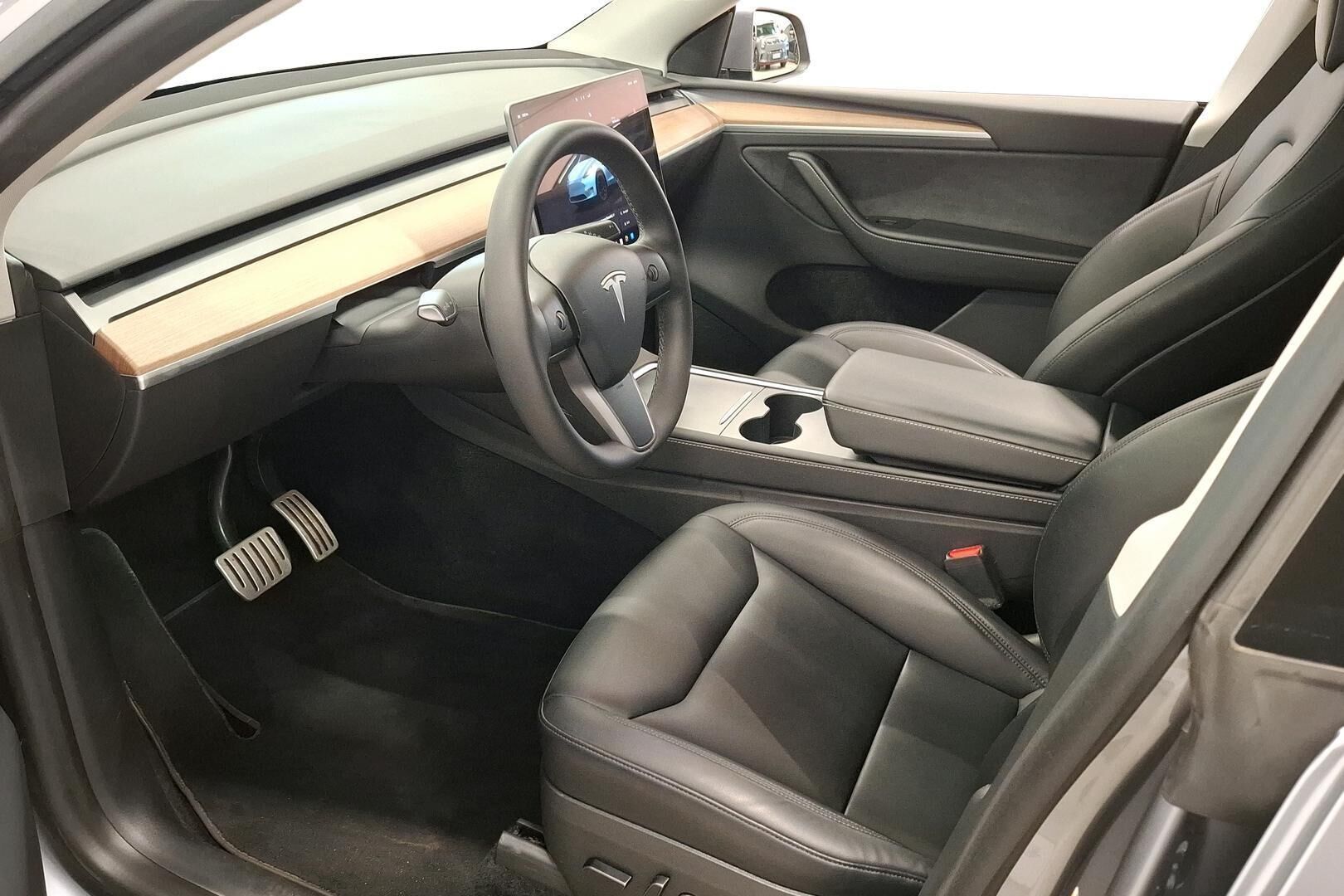 Tesla Model Y Performance AWD 2024, bild 7/29