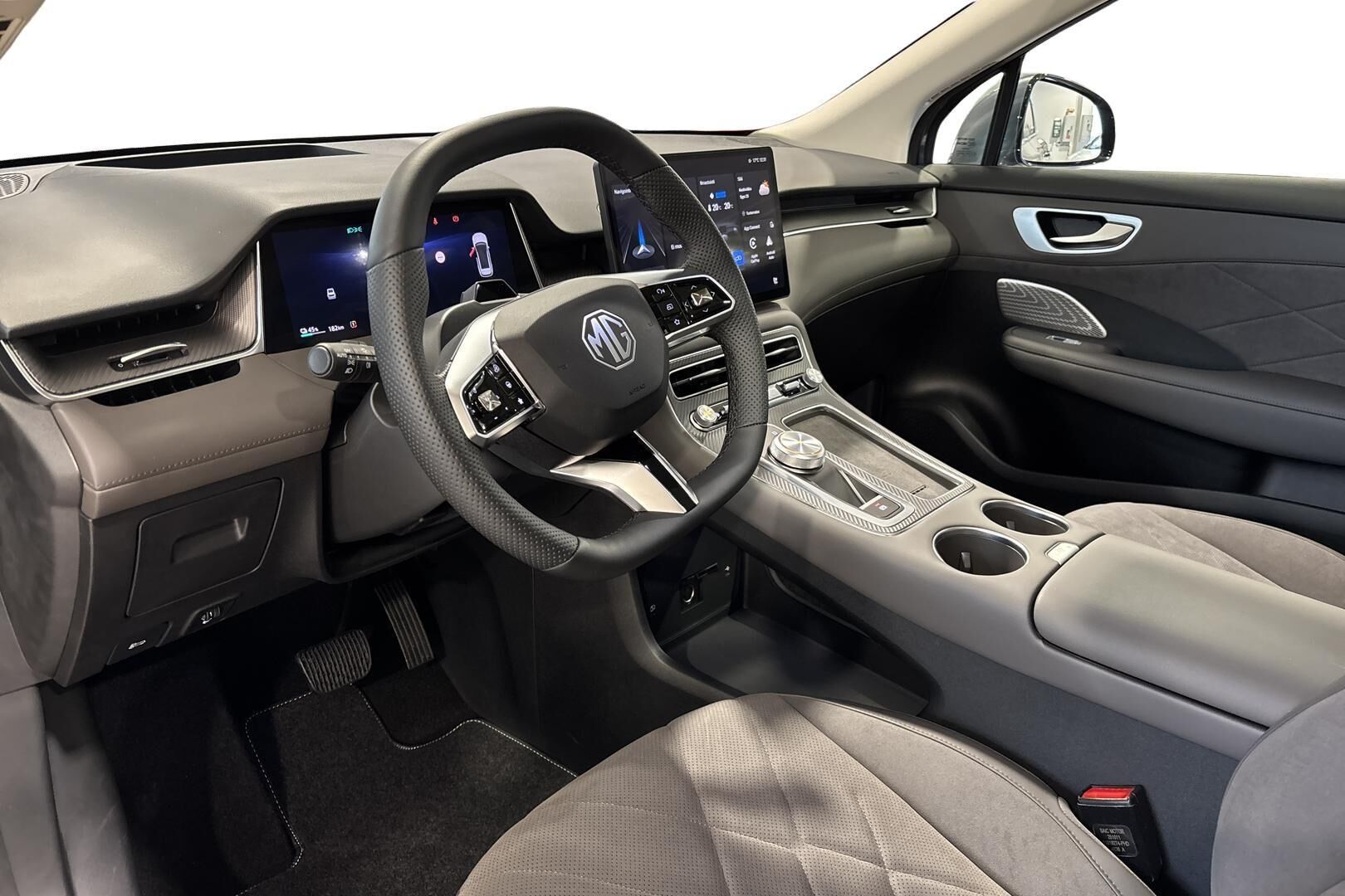 MG MGS6 EV Luxury AWD 2026, kuva 7/23
