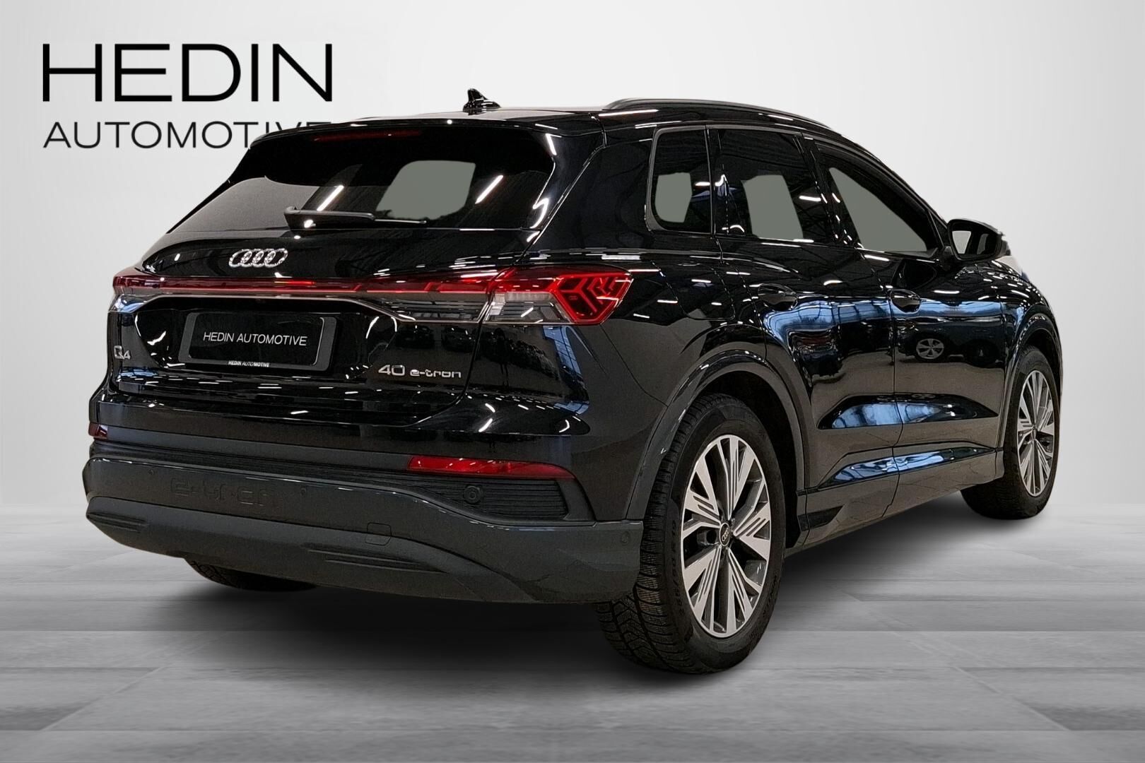Audi Q4 e-tron 40 e-tron S-Line 2023, bild 2/31