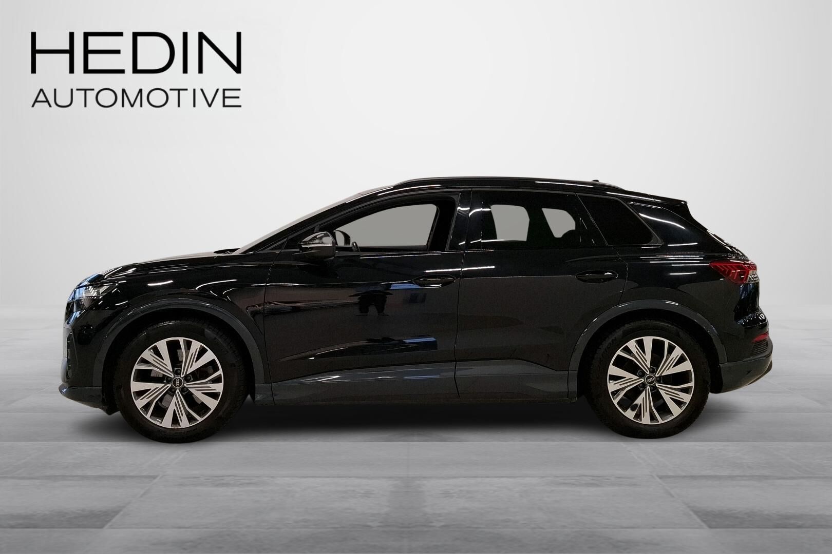 Audi Q4 e-tron 40 e-tron S-Line 2023, bild 5/31