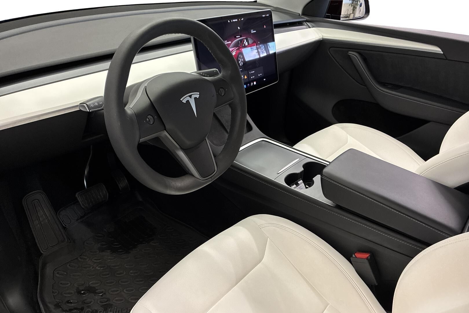 Tesla Model Y Long Range 2024, bild 7/16