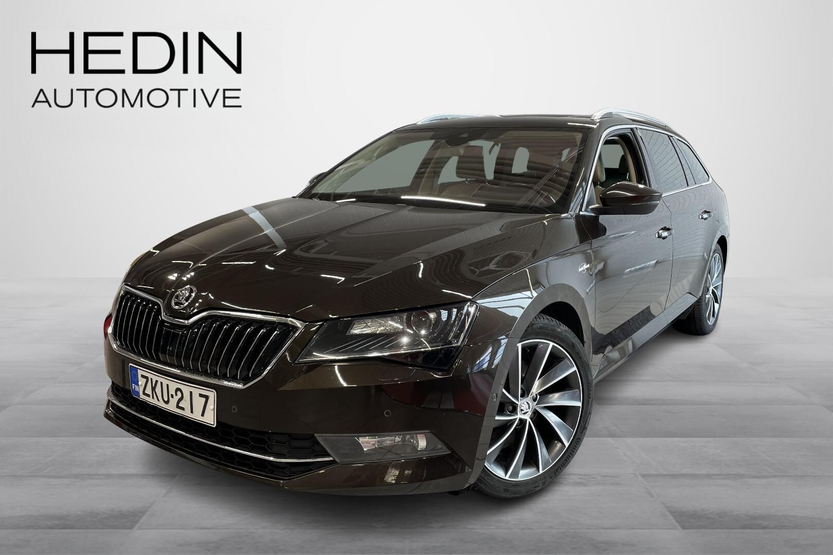 Škoda Superb - ZKU-217