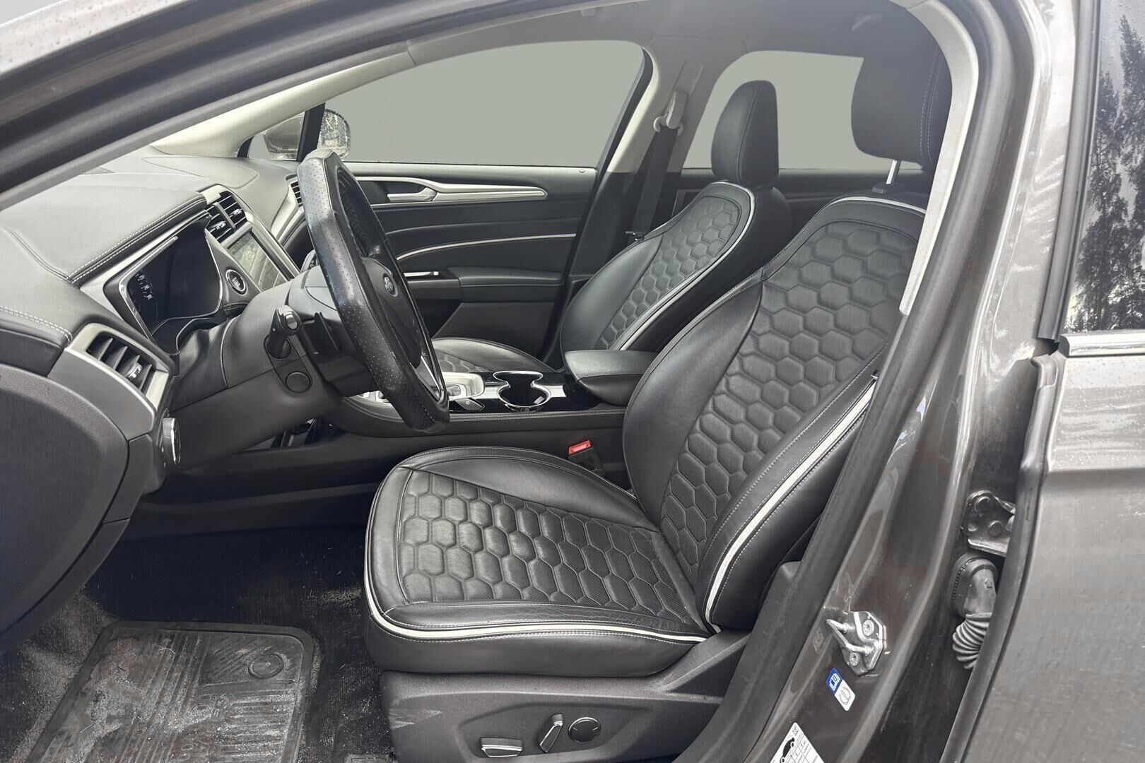 Ford Mondeo 2017, kuva 5/10
