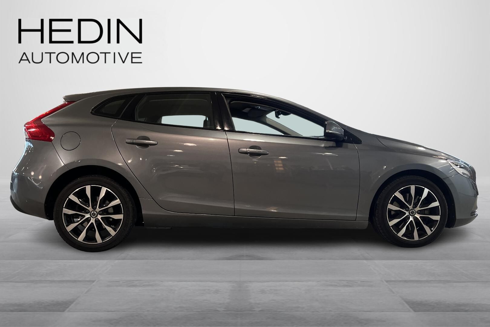 Volvo V40 2019, kuva 6/25