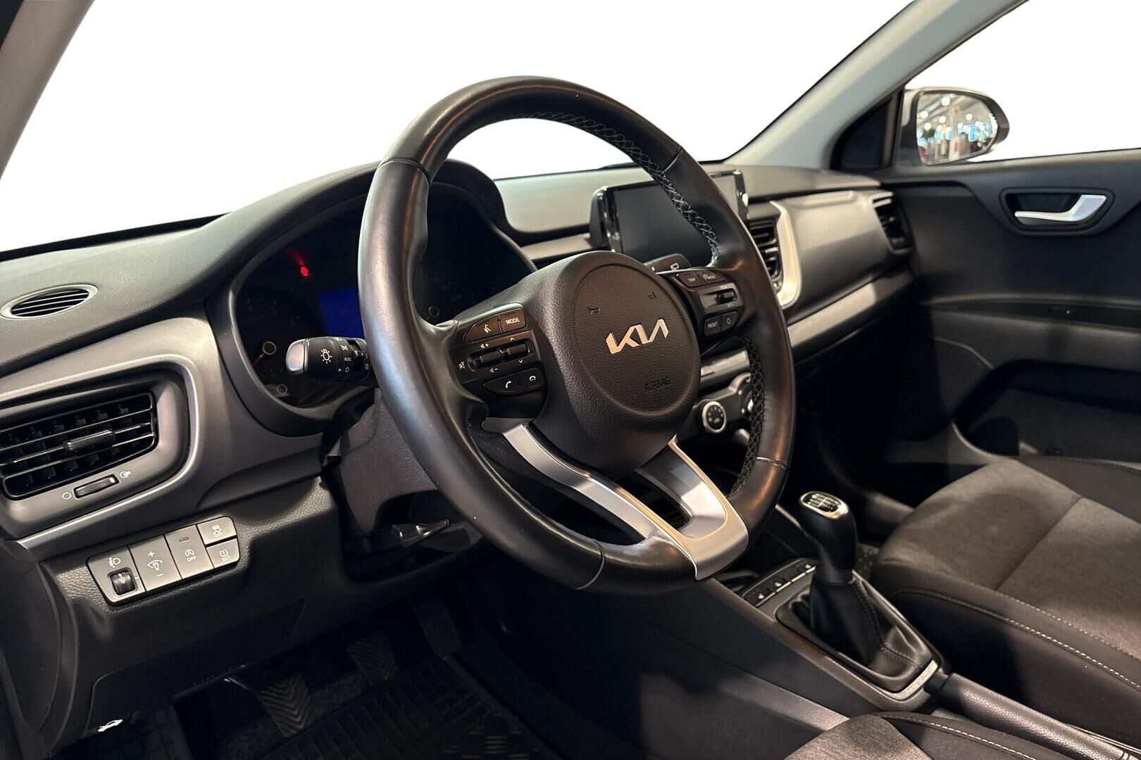 Kia Stonic 1,0 T-GDI 100hv LX 2022, kuva 7/16