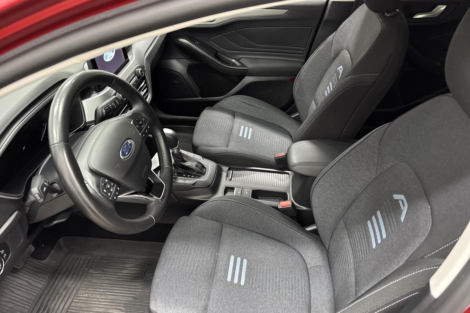Ford Focus 2022, photo 7/27