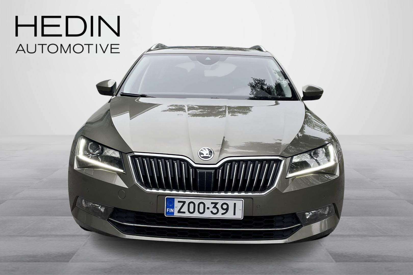 Skoda Superb 2015, photo 4/19