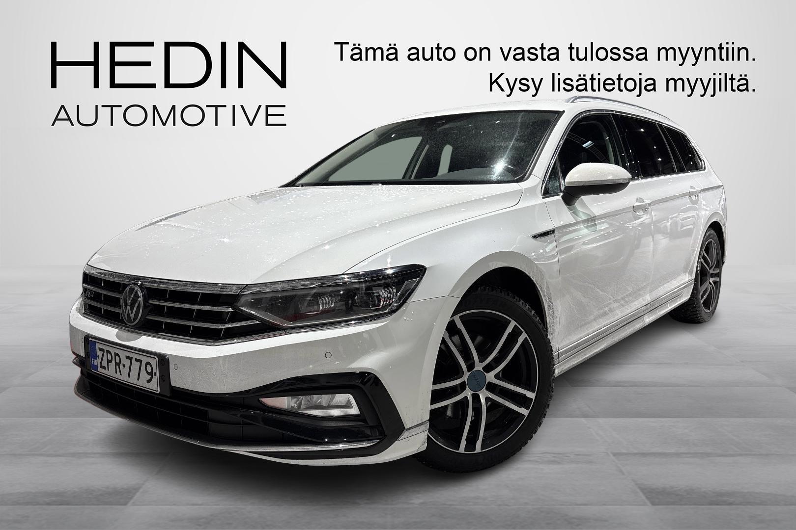 Volkswagen PASSAT Variant R-Line 2,0 TDI SCR 147 kW 4MOTION DSG-autom. // Led Matrix / Webasto / Koukku / ACC //