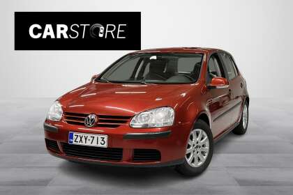 Volkswagen GOLF Comfortline 1,6 75 kW aut. 4-ov // 2x Renkaat / Vakkari / Vähän Ajettu / Suomi-Auto! // - ZXY-713